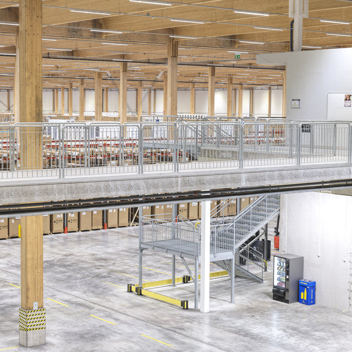 Elgiganten Logistik 700X700 2504 04137