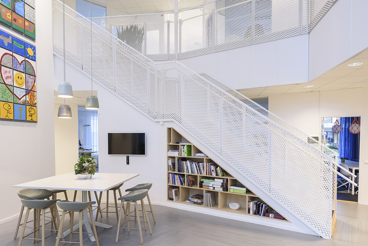 Flexmetall – Räcke med flexmetall. Råda Torg, Mölnlycke