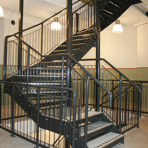 Kombitrappor – Kombitrappa, lackerad