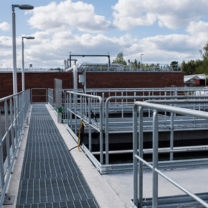 Gallerdurk – Stormodulräcken och gallerdurk. Rosenholms reningsverk, Katrineholm