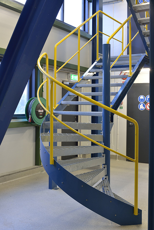 Kombitrappor – Kombitrappa med steg gallerdurk. Filbornaverket.